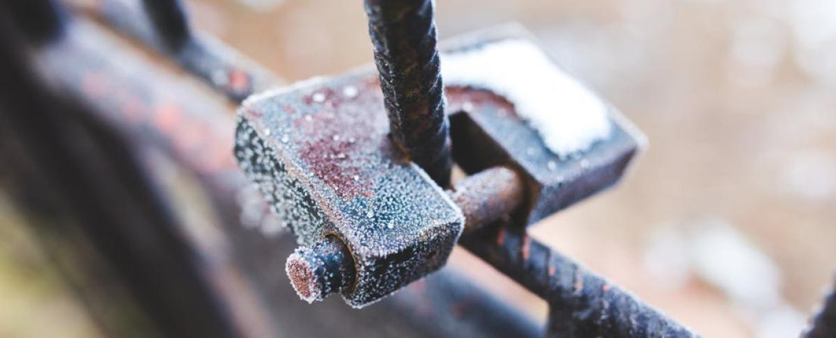 Hang- en sluitwerk bij winterse omstandigheden
